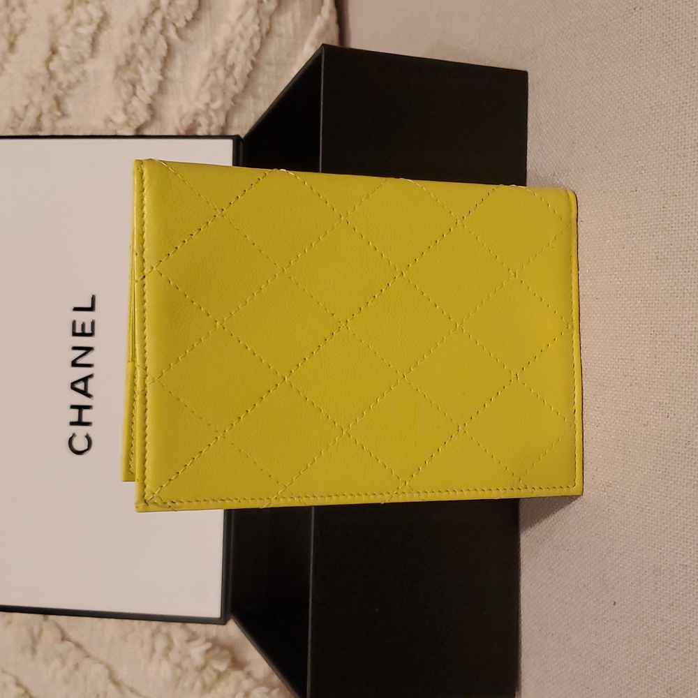 Chanel Yellow Quilted Wallet Set (2 pieces for sale) - Picture 13 of 17